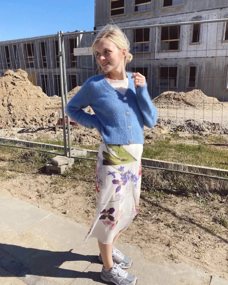 April Cardigan by PetiteKnit, in English