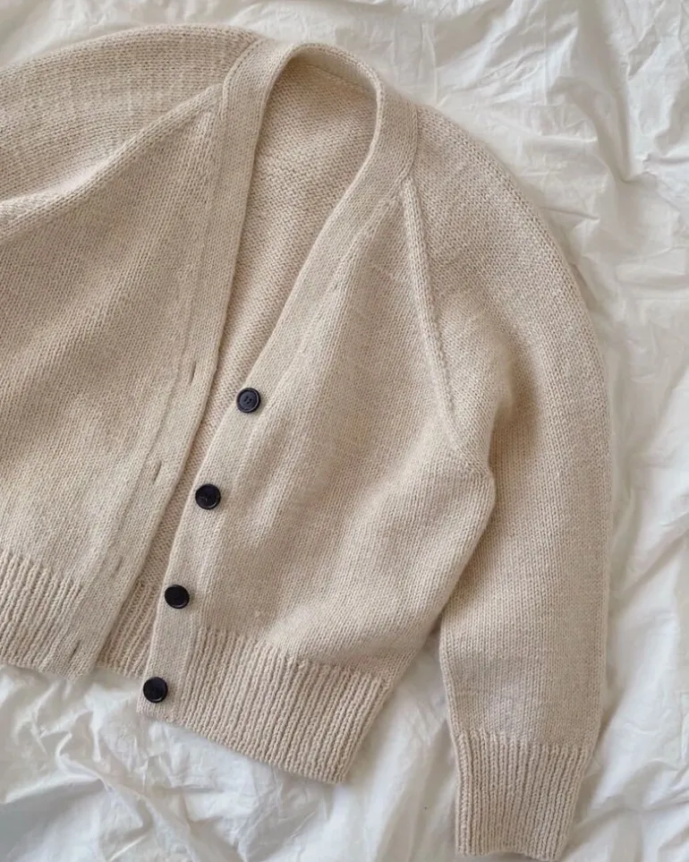 Champagne Cardigan by PetiteKnit, suomeksi in Finnish