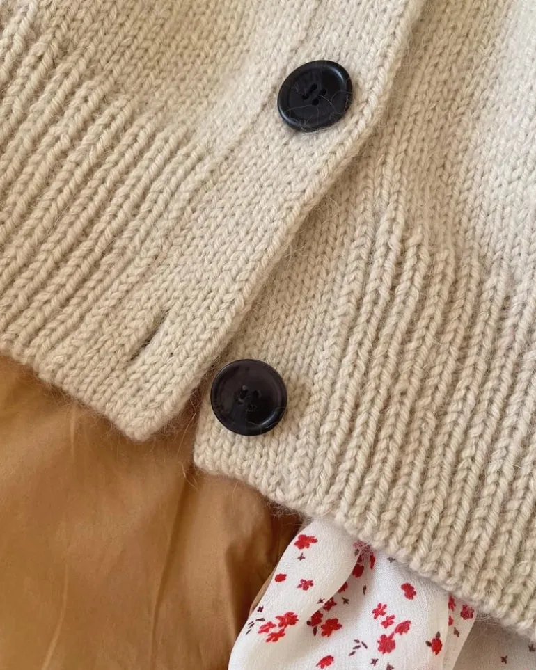 Champagne Cardigan by PetiteKnit, suomeksi in Finnish