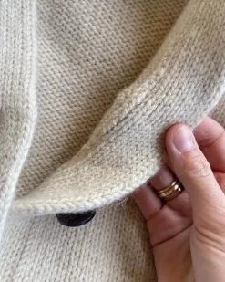 Champagne Cardigan by PetiteKnit, suomeksi in Finnish