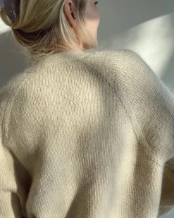 Champagne Cardigan by PetiteKnit, suomeksi in Finnish