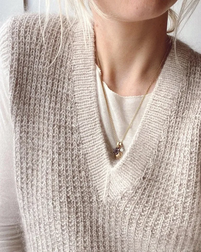 Friday Sliopver V-neck by PetiteKnit, in English