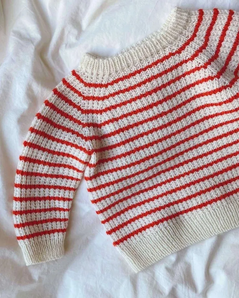 Friday Sweater Baby by PetiteKnit, in English