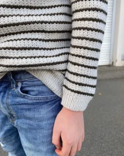 Friday Sweater Junior by PetiteKnit, in English