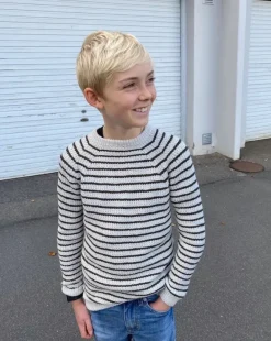 Friday Sweater Junior by PetiteKnit, in English