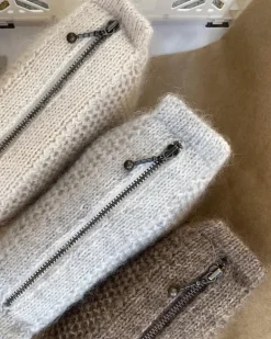 Honey Clutch by PetiteKnit, in English