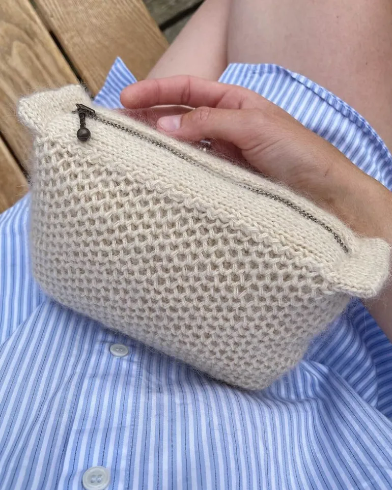 Honey Clutch by PetiteKnit, in English
