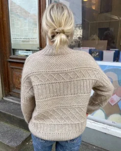 Ingrid Sweater by PetiteKnit, in English