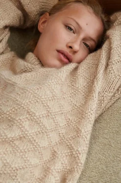 Isager Texture Sweater neulepaitaohje suomeksi