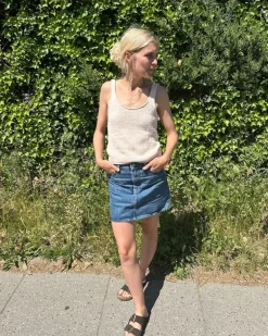 June Top PetiteKnit, in English