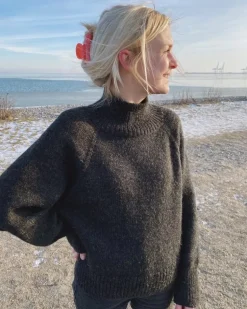 Louvre Sweater by PetiteKnit, in English