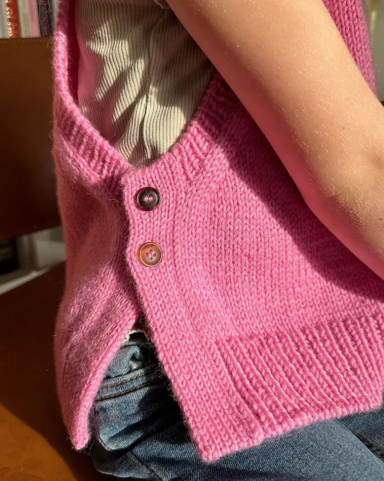 Lulu Slipover Junior by PetiteKnit, in English
