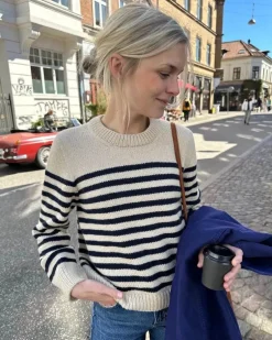 Lyon Sweater by PetiteKnit, in English