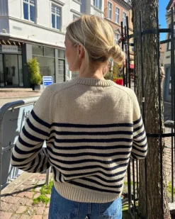 Lyon Sweater by PetiteKnit, in English