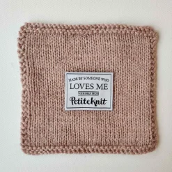 Made By Someone Who Loves Me, PetiteKnit -kangasmerkki