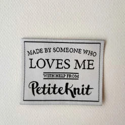 Made By Someone Who Loves Me, PetiteKnit -kangasmerkki