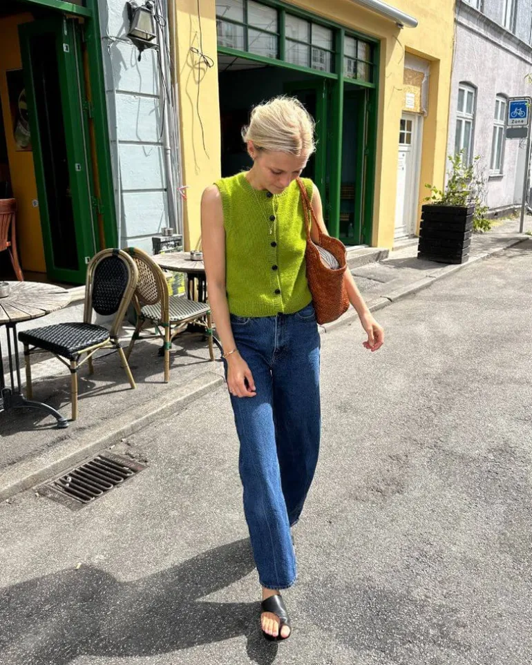 Maggie Vest PetiteKnit, in Finnish suomeksi
