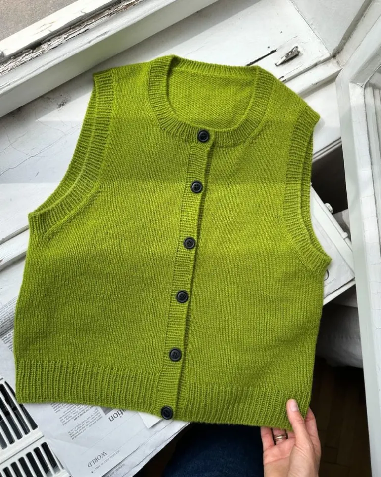 Maggie Vest PetiteKnit, in Finnish suomeksi