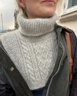 Moby Neck by PetiteKnit, in English
