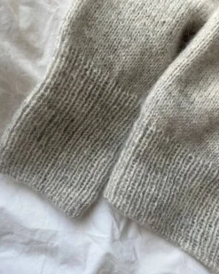 Monday Sweater by PetiteKnit, suomeksi