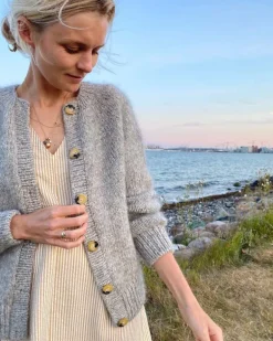 Novice Cardigan - Chunky Edition by PetiteKnit, in English