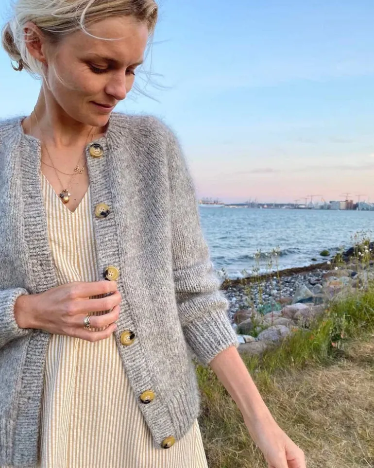 Novice Cardigan - Chunky Edition by PetiteKnit, in English