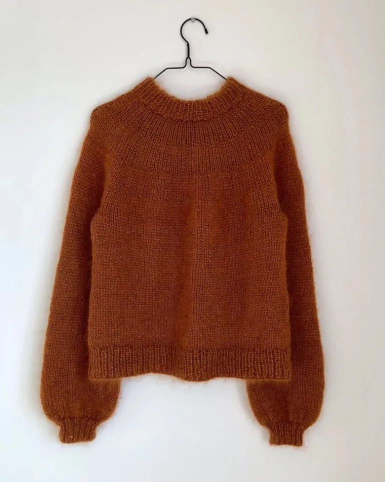 Novice Sweater by PetiteKnit in English