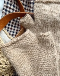 Penny Gloves by PetiteKnit, in English