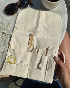 PetiteKnit Knitters Needle Case To Go, Säilytyspussi puikoille matkakoko F047