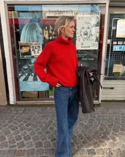 PetiteKnit Scarlet Sweater in English