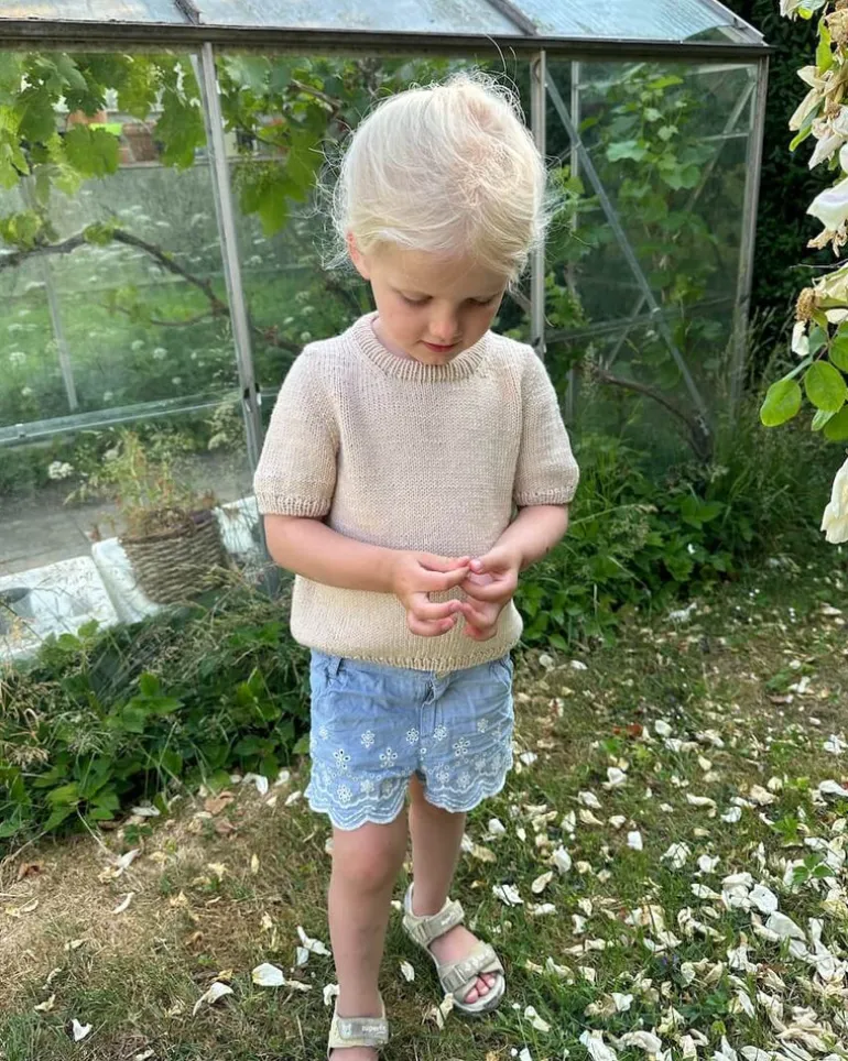 Poppy Tee Junior by PetiteKnit, in English