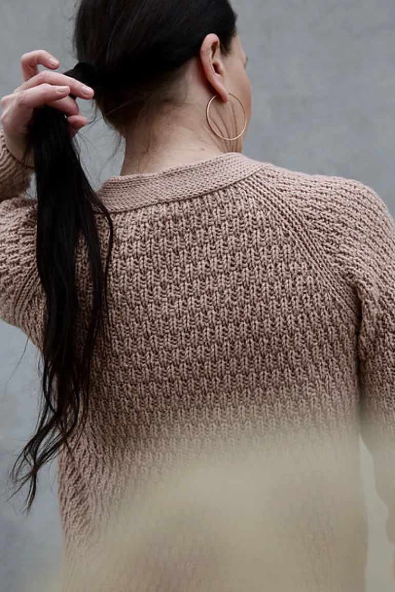 Rosé Cardigan by Leeni Hoimela, in english