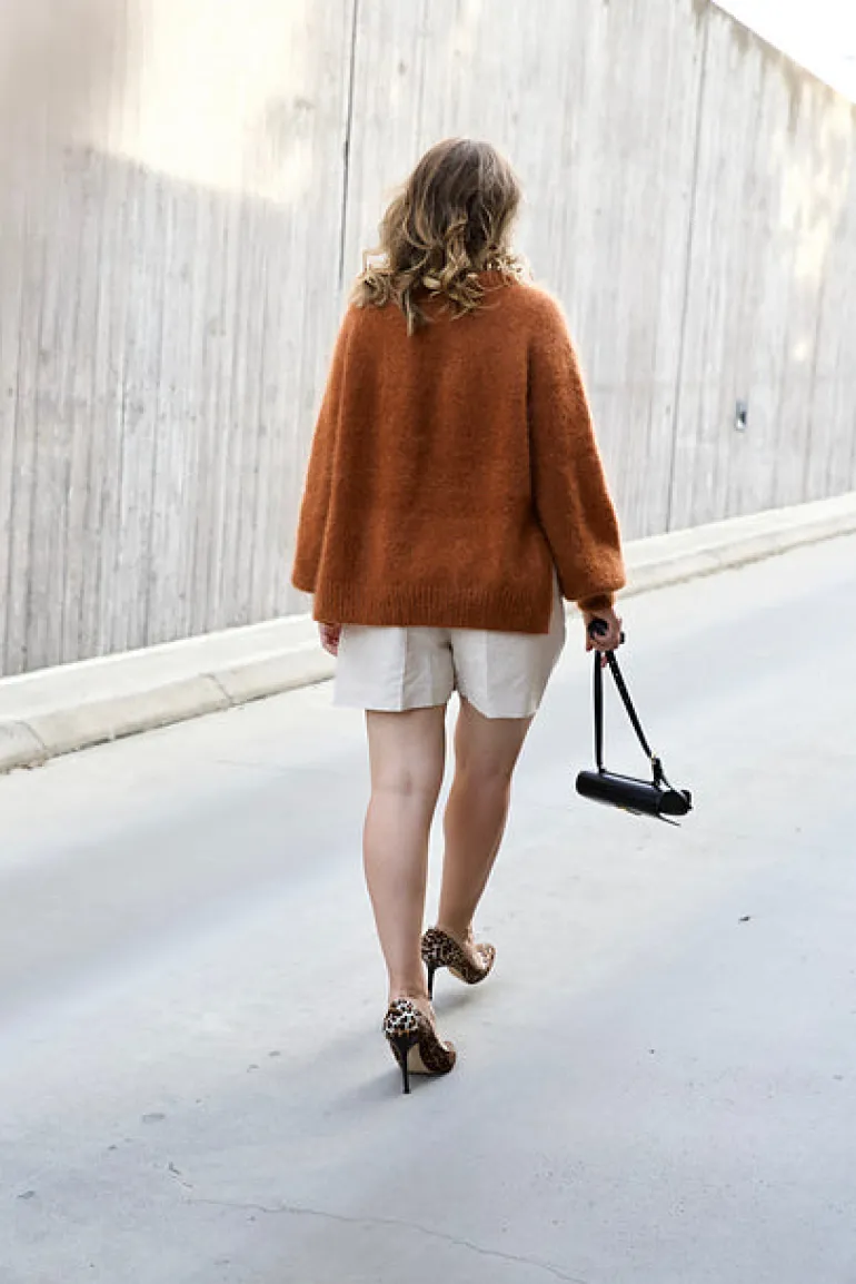 Ruu Sweater by Leeni Hoimela, in english