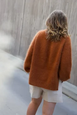 Ruu Sweater by Leeni Hoimela, in english