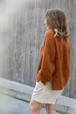 Ruu Sweater by Leeni Hoimela, in english