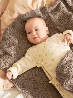 Sandnes Garn 2406_03 Colette Blanket, English