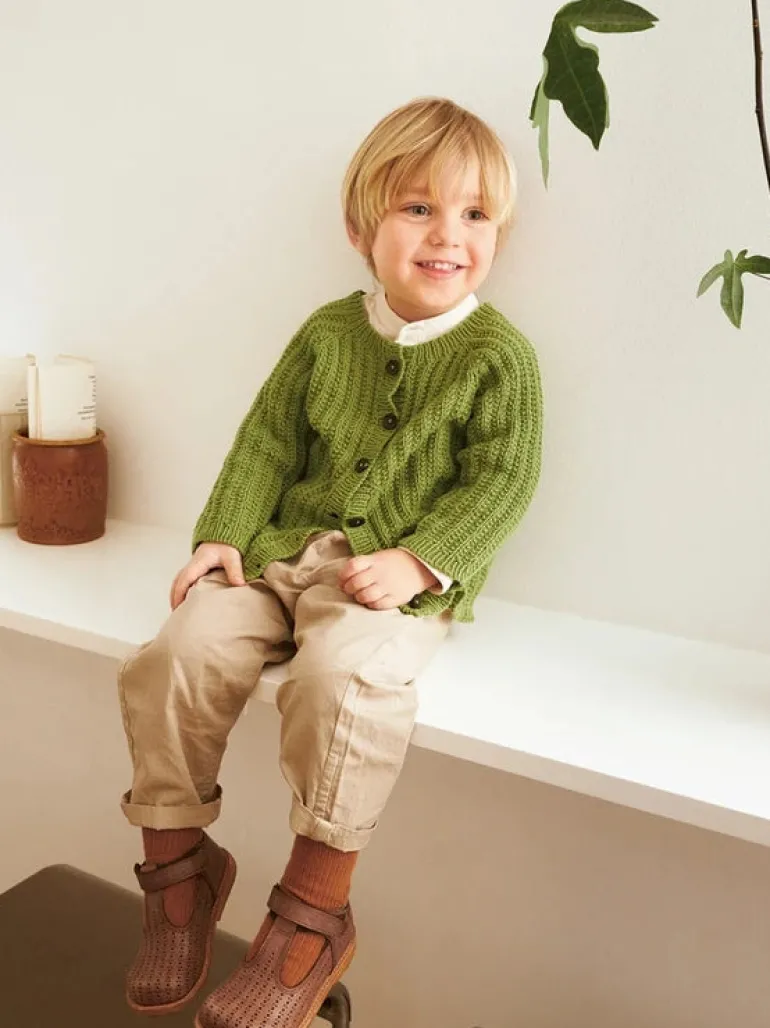 Sandnes Garn Ellis Cardigan Baby 2505_06 englanniksi