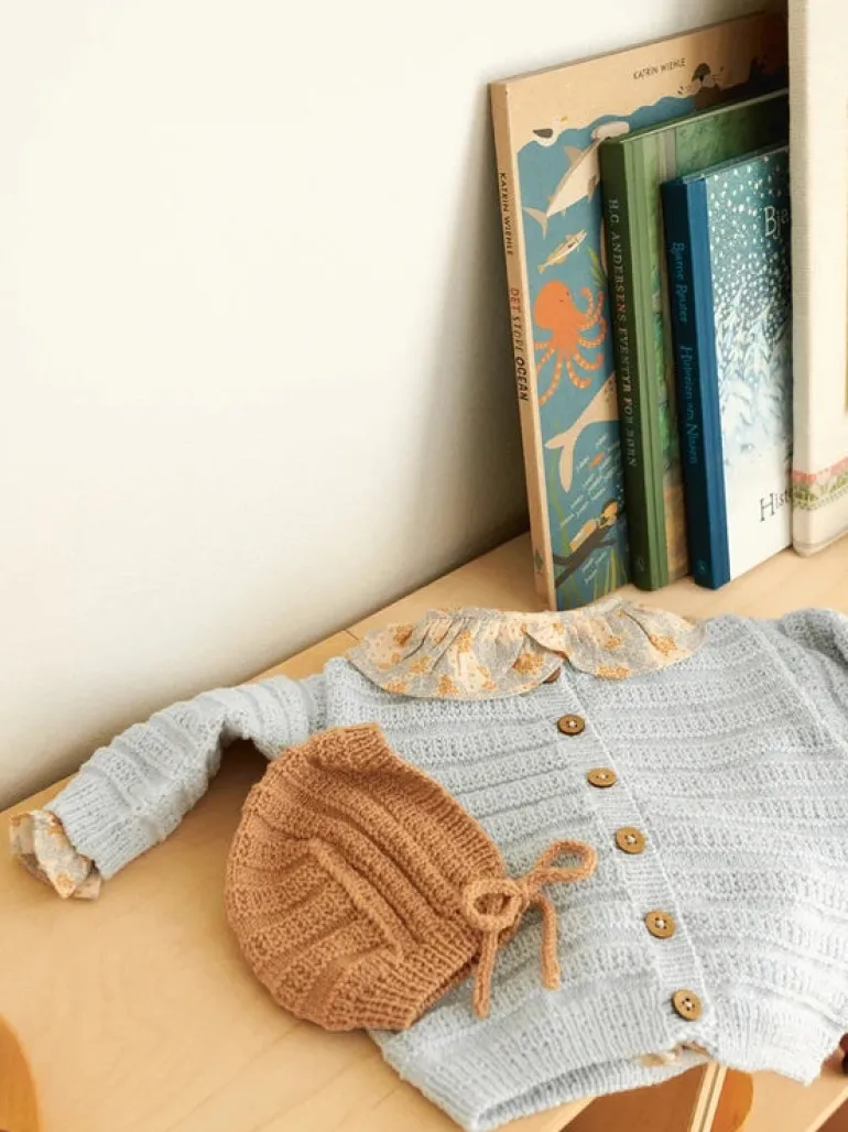 Sandnes Garn Fillip Cardigan, Pants & Bonnet Baby 2413_04, English