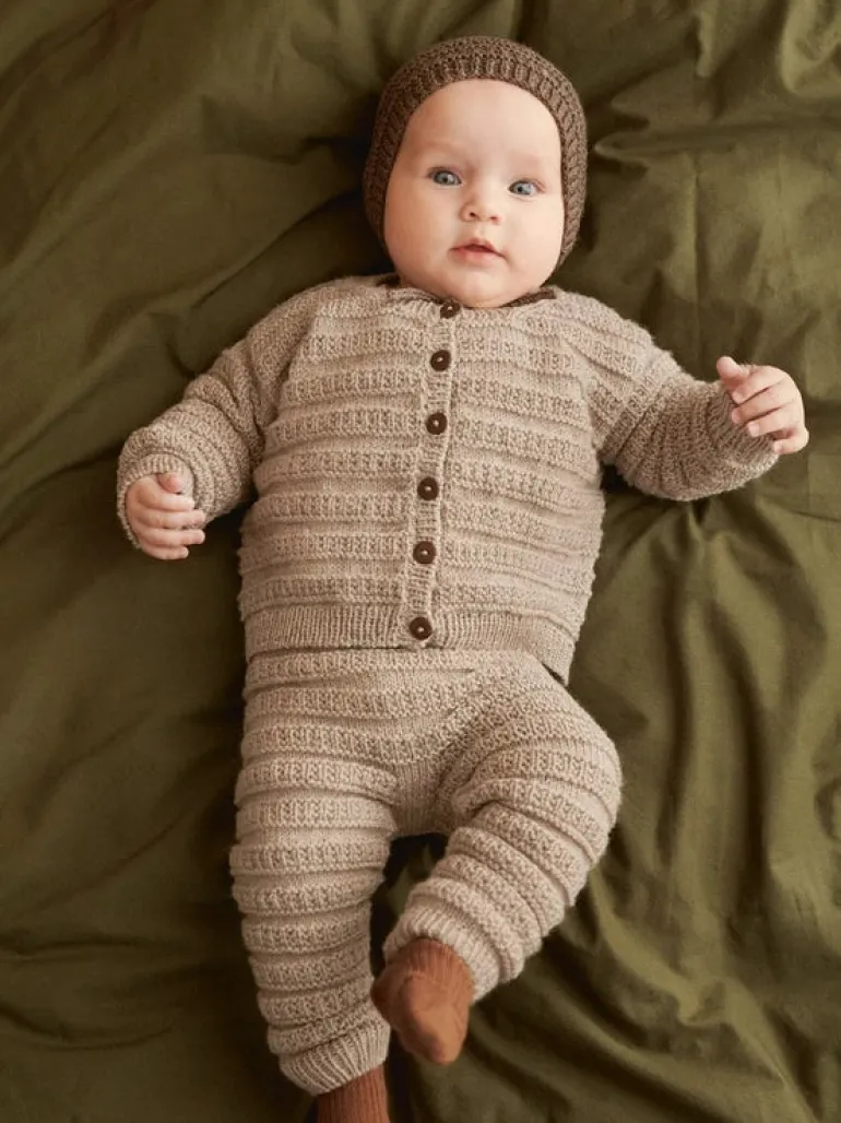 Sandnes Garn Fillip Cardigan, Pants & Bonnet Baby 2413_04, English