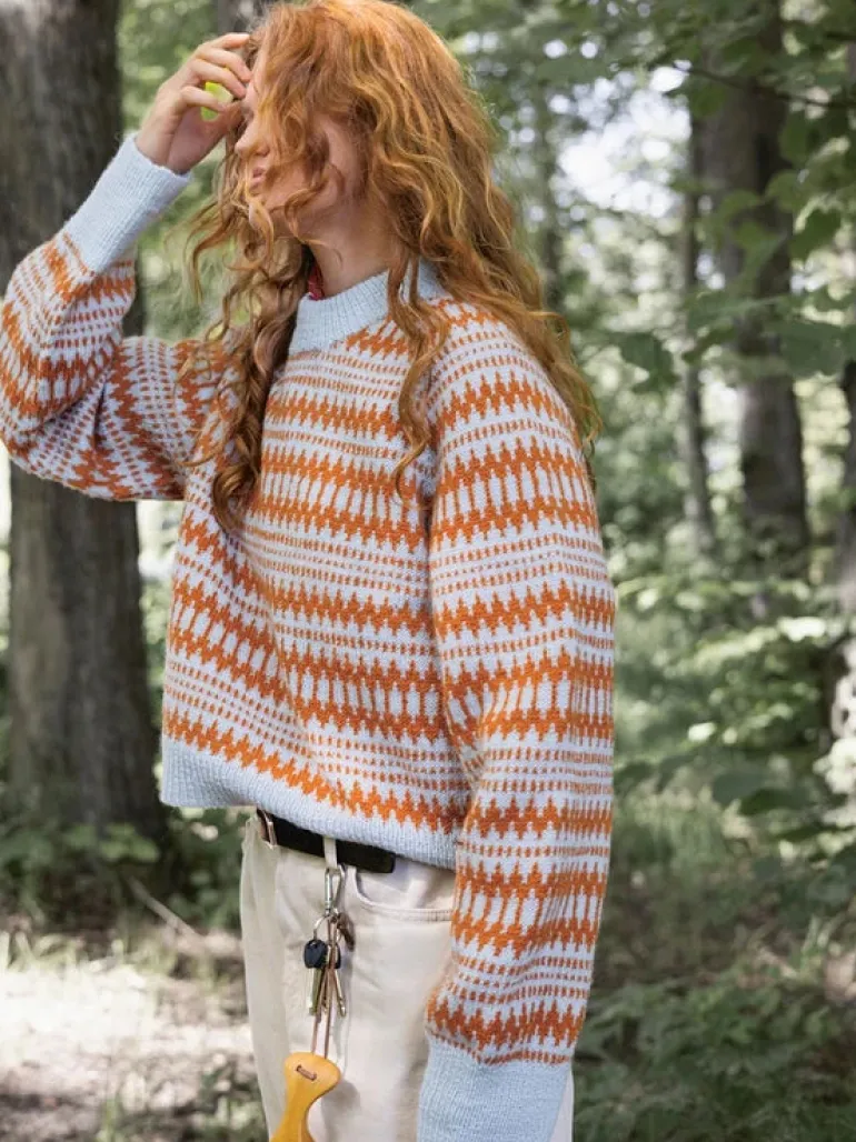 Sandnes Garn Kleiva Ladies Sweater 2410_04 English