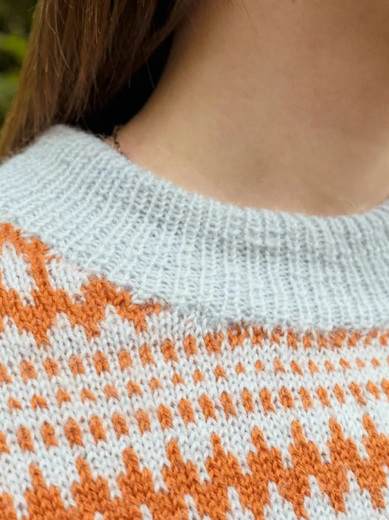 Sandnes Garn Kleiva Ladies Sweater 2410_04 English