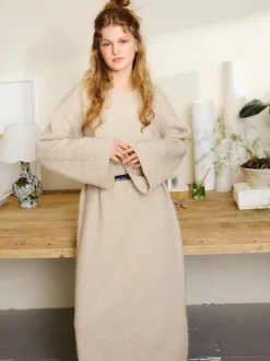 Sandnes Garn Molly Dress 2502_04, suomeksi