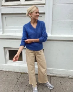 Stockholm Sweater V-Neck by PetiteKnit, in English