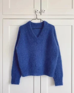 Stockholm Sweater V-Neck by PetiteKnit, in English
