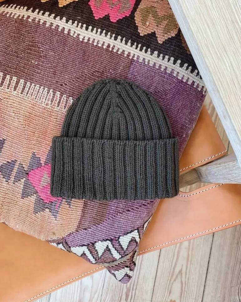 The Hipster Hat by PetiteKnit, in English