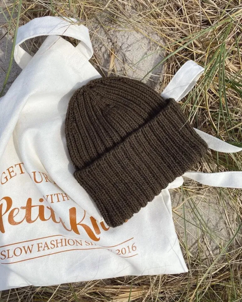 The Hipster Hat by PetiteKnit, in English