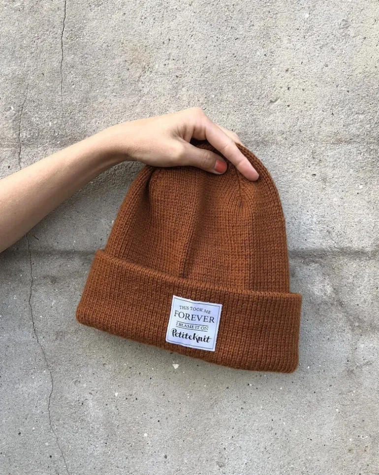 The Oslo Hat - by PetiteKnit, in English ja suomeksi