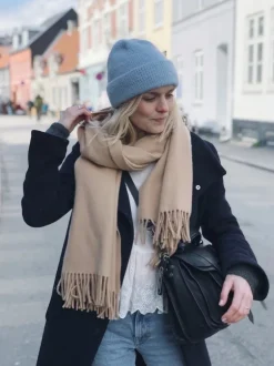 The Oslo Hat - Mohair Edition by PetiteKnit, in English