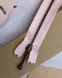 Vetoketju 23 cm PetiteKnit