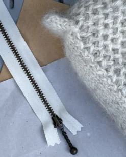 Vetoketju 23 cm PetiteKnit